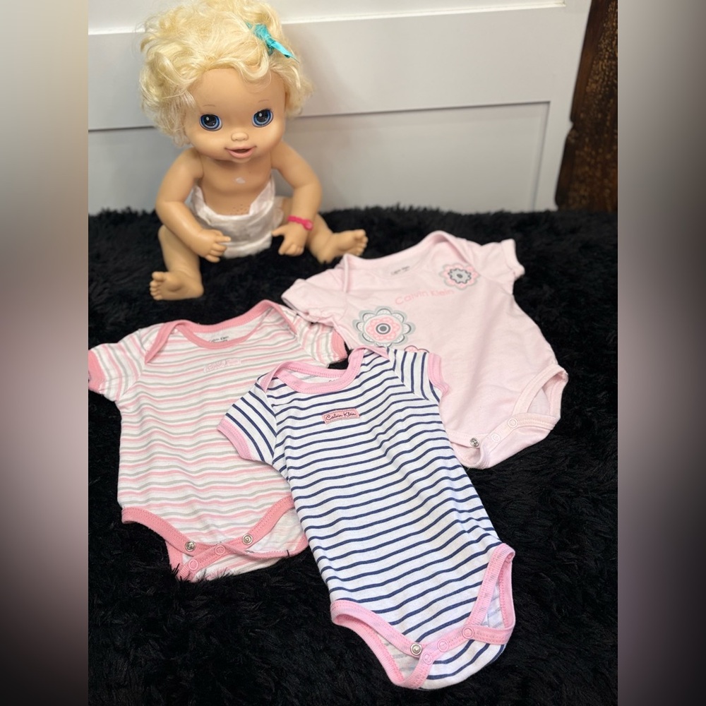 Calvin Klein Baby Girl Bodysuit Lot (3) Pink Gray Floral 0–3 Months
